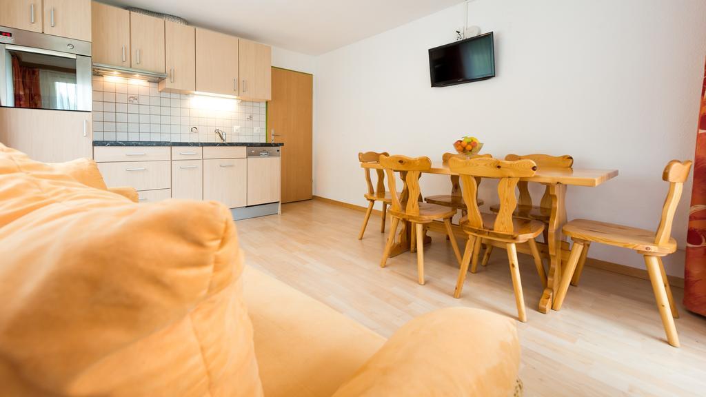 Apartments Atlas Saas-Grund Δωμάτιο φωτογραφία